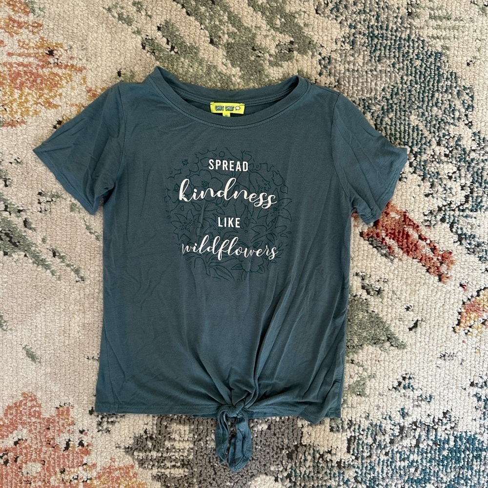 Spread Kindness like Wildflowers Girls Inspiration T-Shirt Sz Medium made in usa